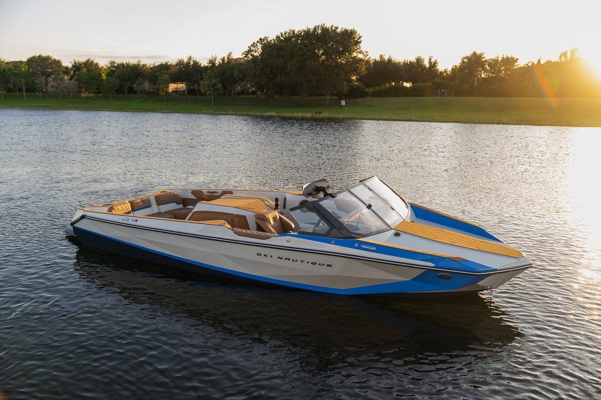 SKI NAUTIQUE hajófotó
