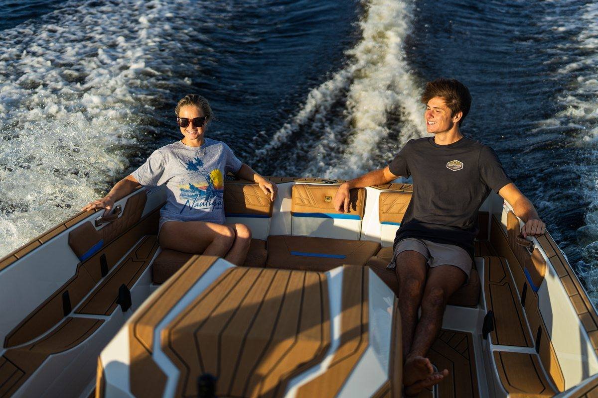 SKI NAUTIQUE hajófotó