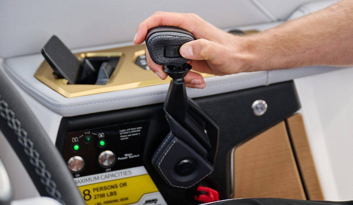 Nautique Steering Assist gázkarvezérlés