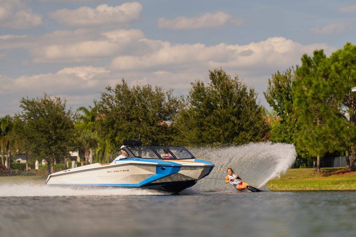 SKI NAUTIQUE hajófotó