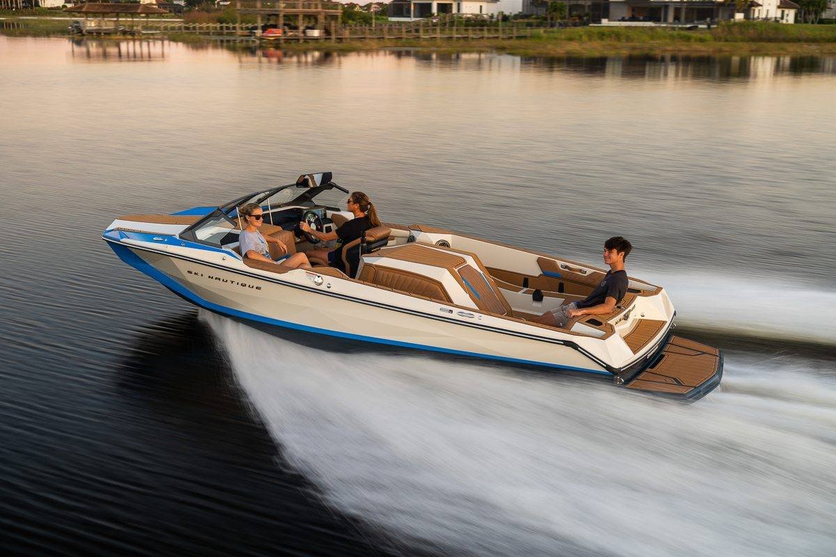 SKI NAUTIQUE hajófotó