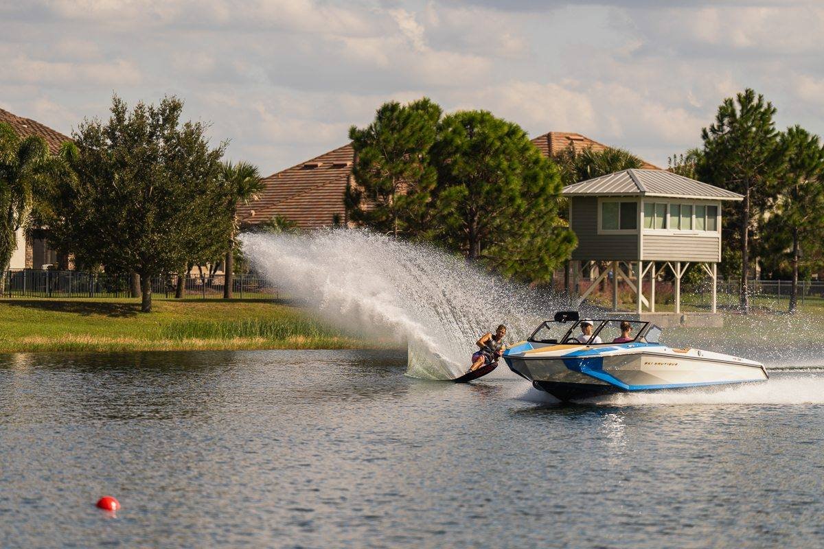 SKI NAUTIQUE hajófotó